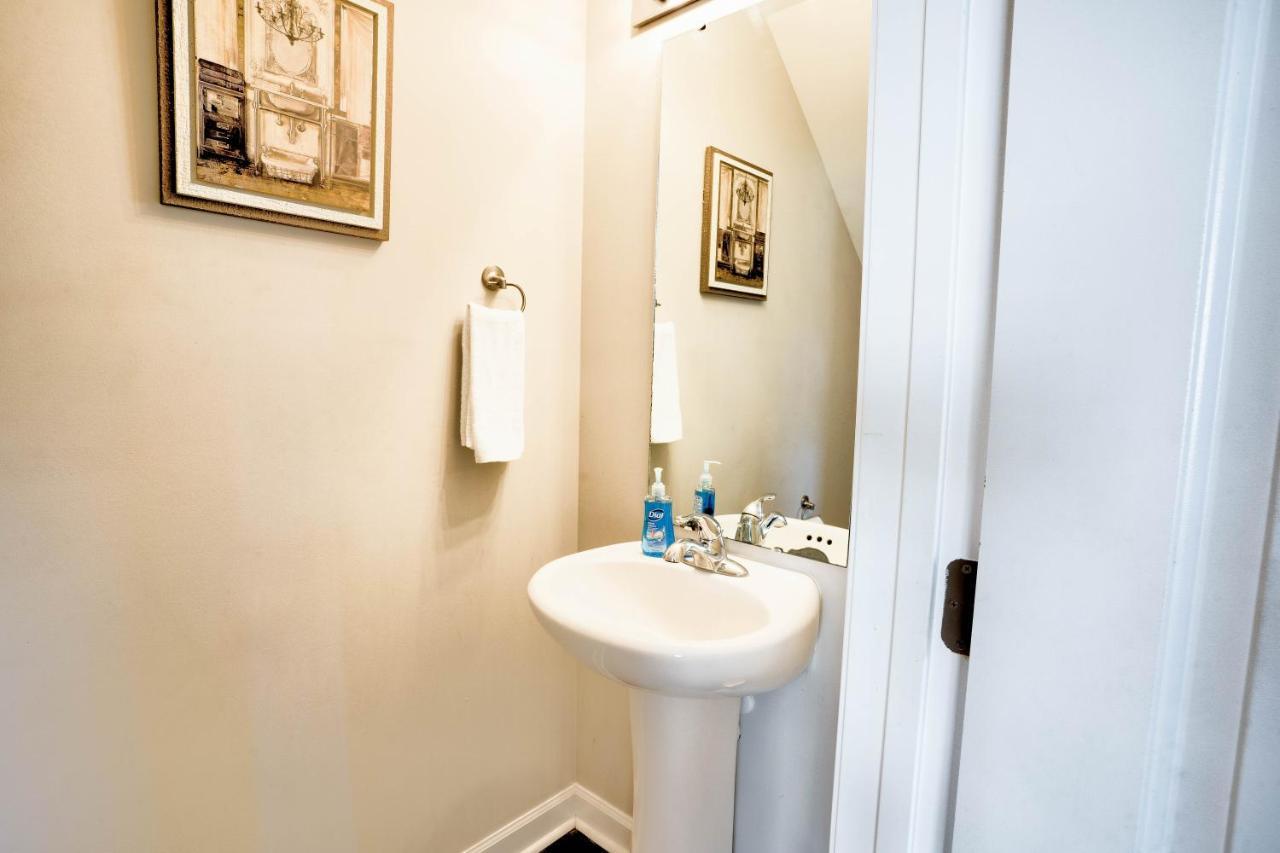Kannapolis Elegant Townhouse - Pet Friendly Екстер'єр фото