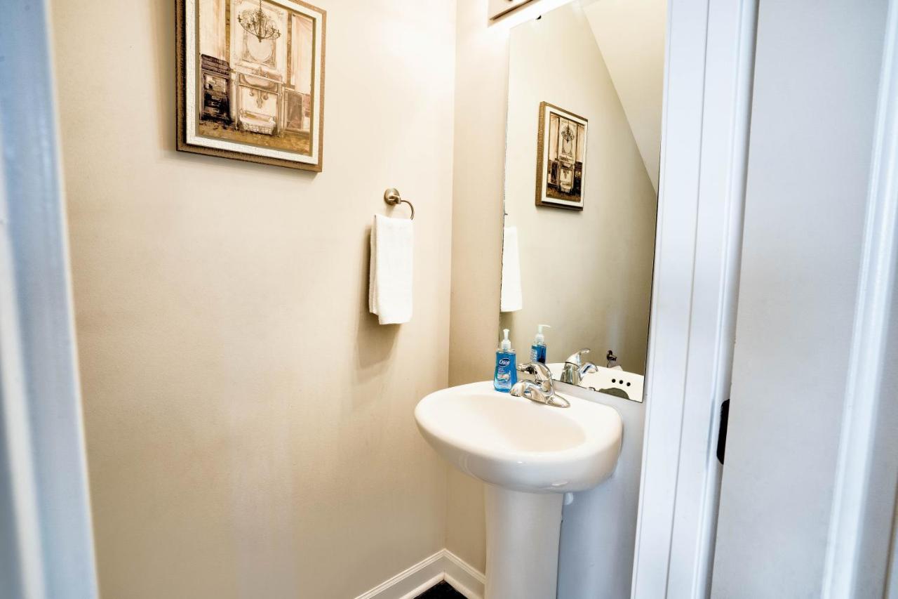 Kannapolis Elegant Townhouse - Pet Friendly Екстер'єр фото